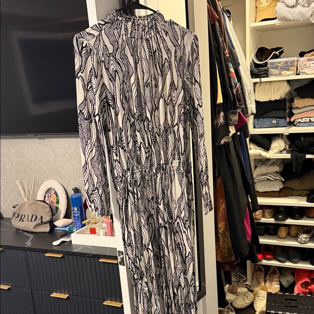 Zara Black and White Patterned Long Sleeve Dress